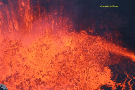 Volcan Benbow - Vanuatu Fontaine de lave au VANUATU - Le volcan Benbow sur l'île d'Ambrym.