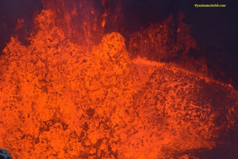Volcan Benbow - Vanuatu Découverte et expédition avec un volcanologue. Fontaine de lave, lac de lave, volcans actifs.