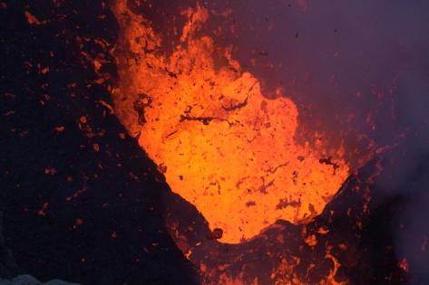 YASUR VOLCANO ERUPTION - LAVA A volcanic vent erupt molten lava inside the YASUR VOLCANO CRATER.
© Photo Yashmin CHEBLI
