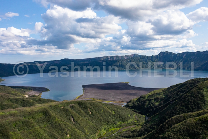 12082019-karymsky-lake-into-the-akademia-nauk-caldera-kamchatka-08-2019-3705 La Caldera Akademia Nauk avec le lac Karymsky