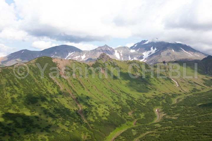 12082019-volcanic-landscape-on-the-way-to-karymsky-volcano-kamchatka-08-2019-3519 Paysage volcanique sur le chemin du vol en direction du volcan Karymsky