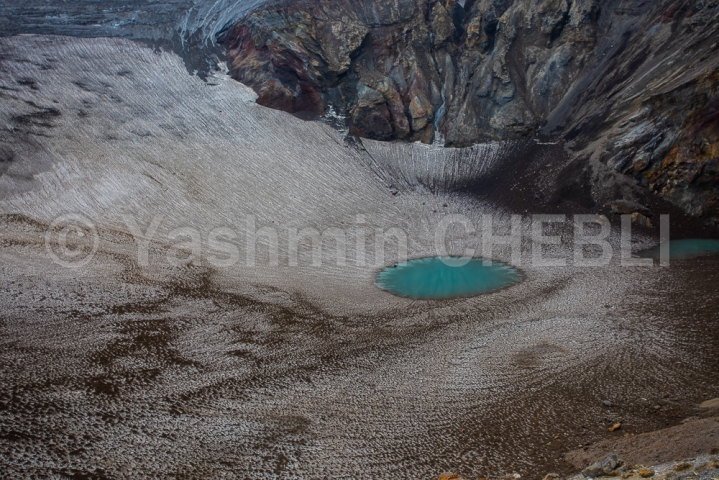 17082019-the-glacier-the-crater-lake-of-mutnovsky-volcano-kamchatka-08-2019-4614 