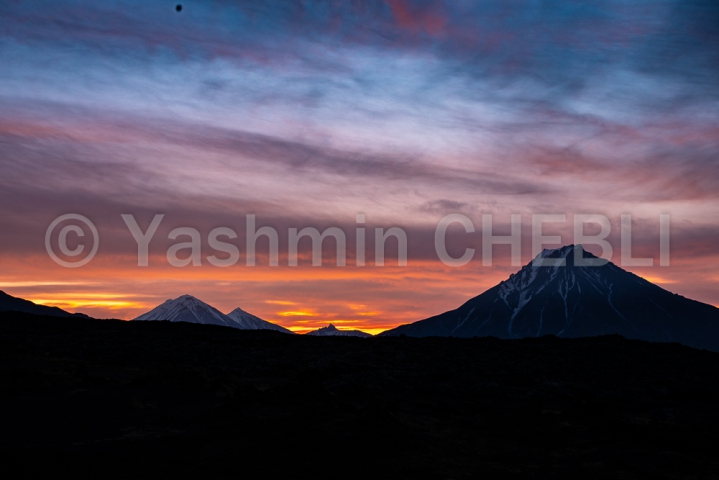 20082019-sunrise-over-udina-zimina-volcanoes-kamchatka-08-2019-4859 