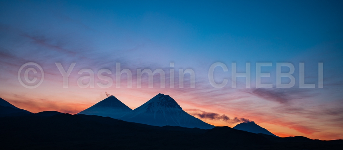 24082019-sunrise-on-the-summits-of-klyuchevskoy-kamen-bezymianny-volcanoes-kamchatka-08-2019-5694 