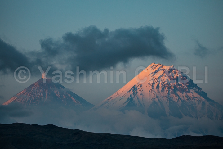 24082019-sunset-on-the-summits-of-klyuchevskoy-kamen-volcanoes-kamchatka-08-2019-5587 